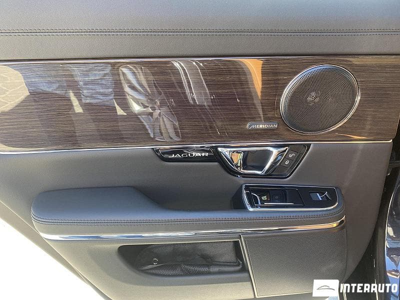 2015 Jaguar XJ — Miniatură 22