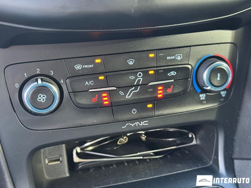 2015 Ford Focus — Miniatură 13
