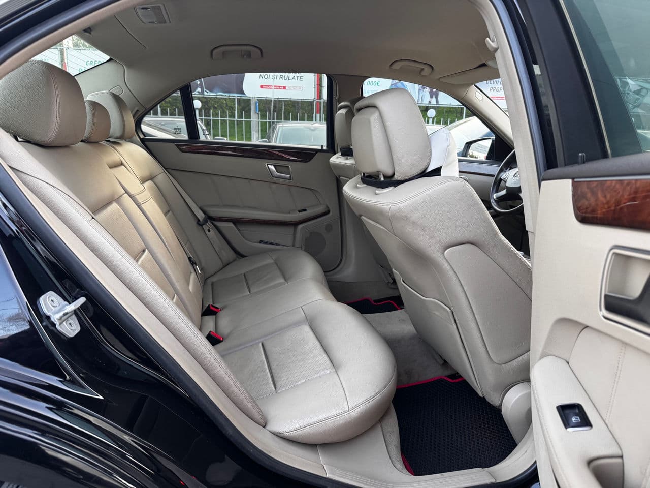 2011 Mercedes E 200 — Miniatură 8
