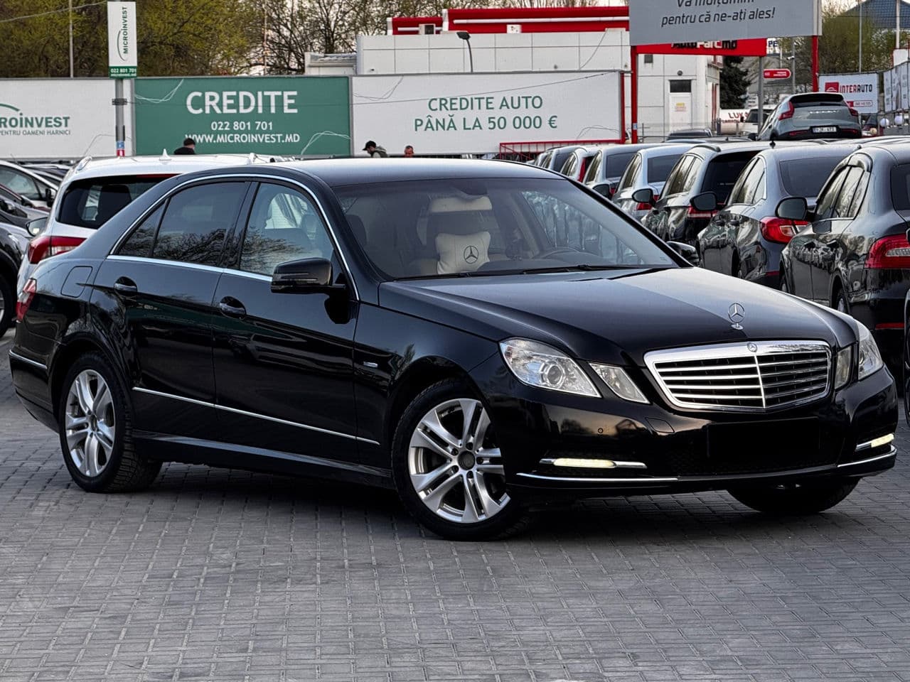 2011 Mercedes E 200 — Miniatură 3
