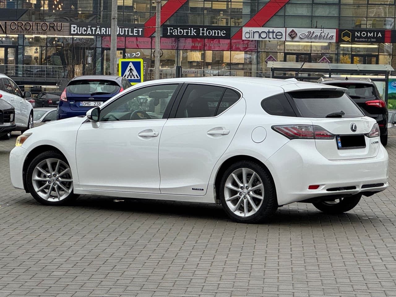 2011 Lexus CT 200h — Miniatură 4