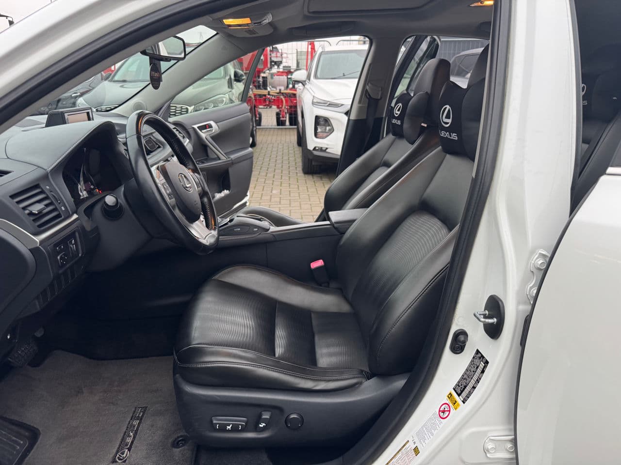 2011 Lexus CT 200h — Miniatură 5