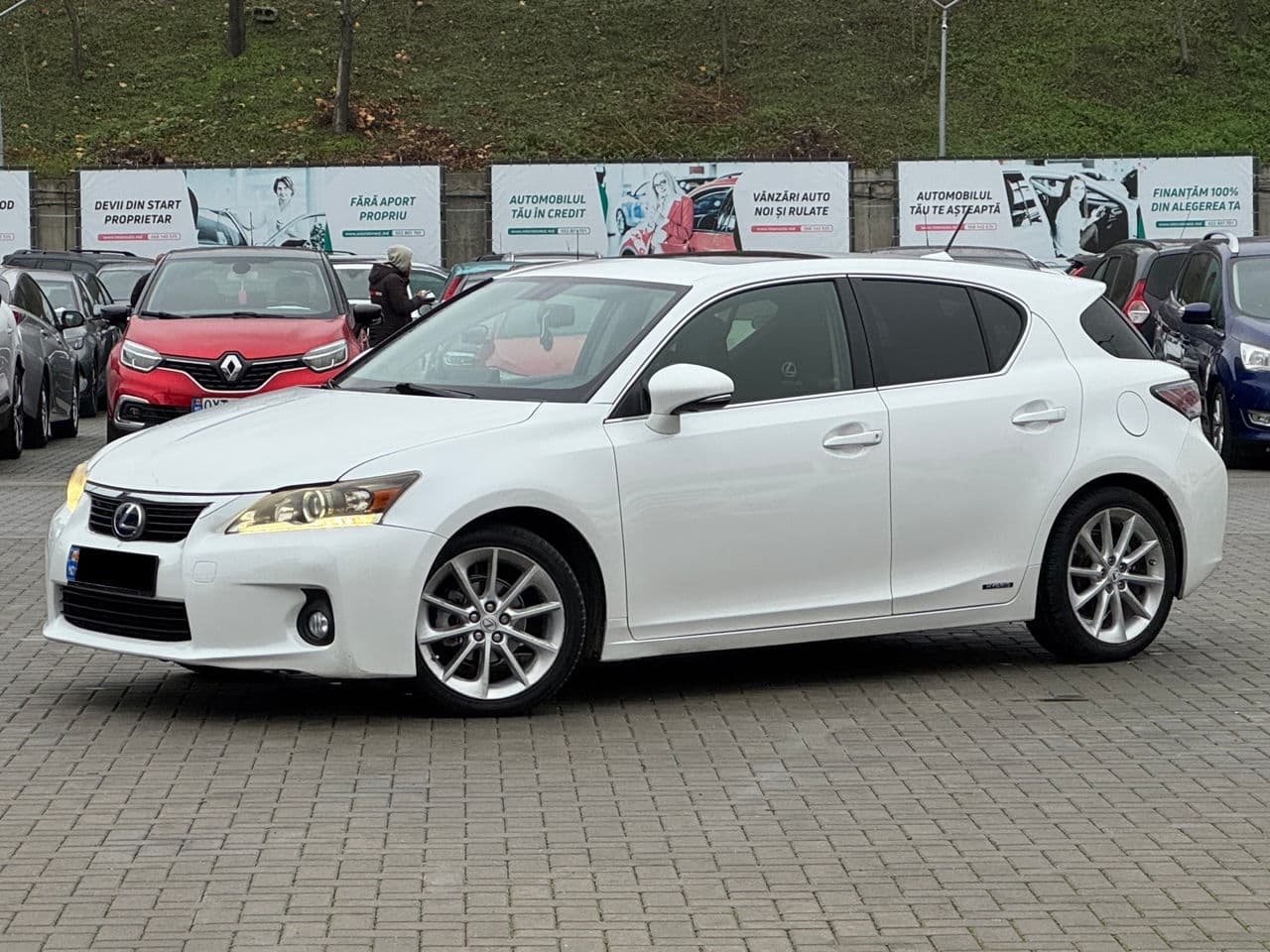 2011 Lexus CT 200h — Miniatură 2