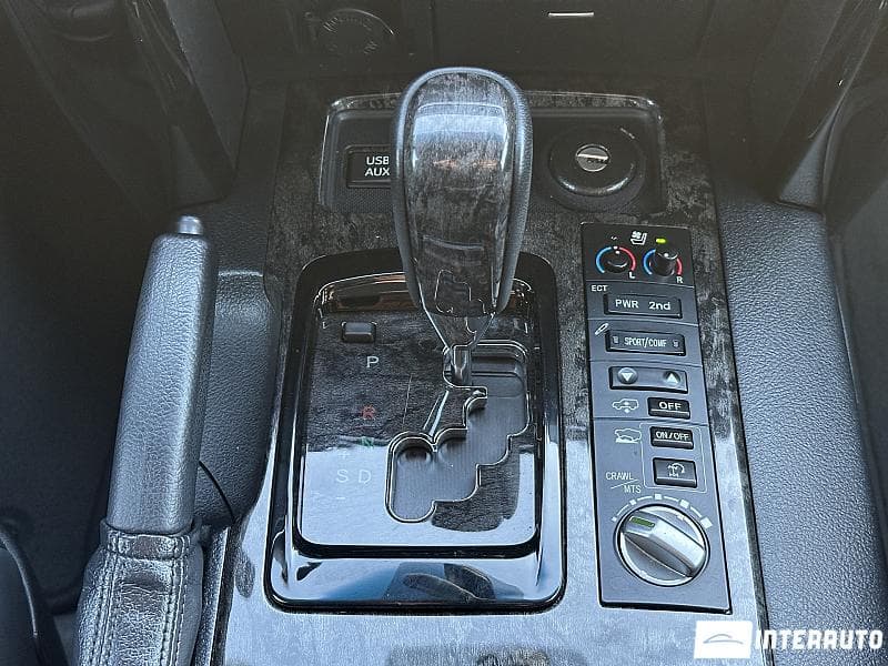 2013 Toyota Land Cruiser — Miniatură 12