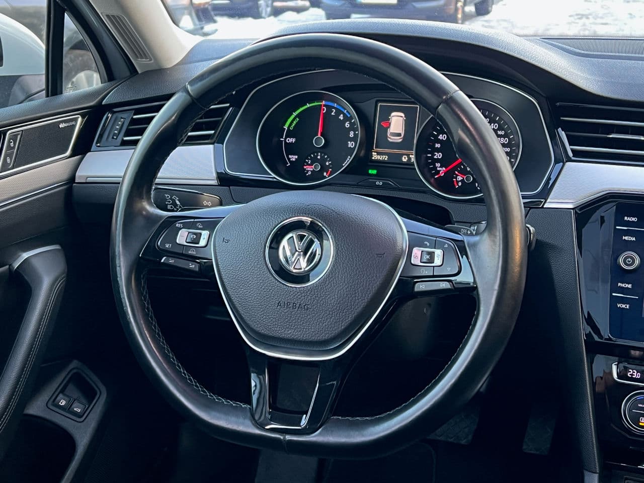 2015 Volkswagen Passat GTE — Miniatură 11