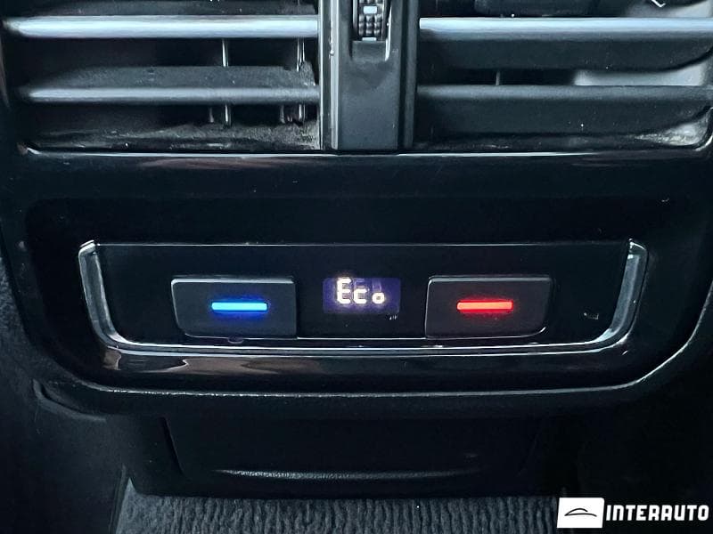 2015 Volkswagen Passat GTE — Miniatură 21