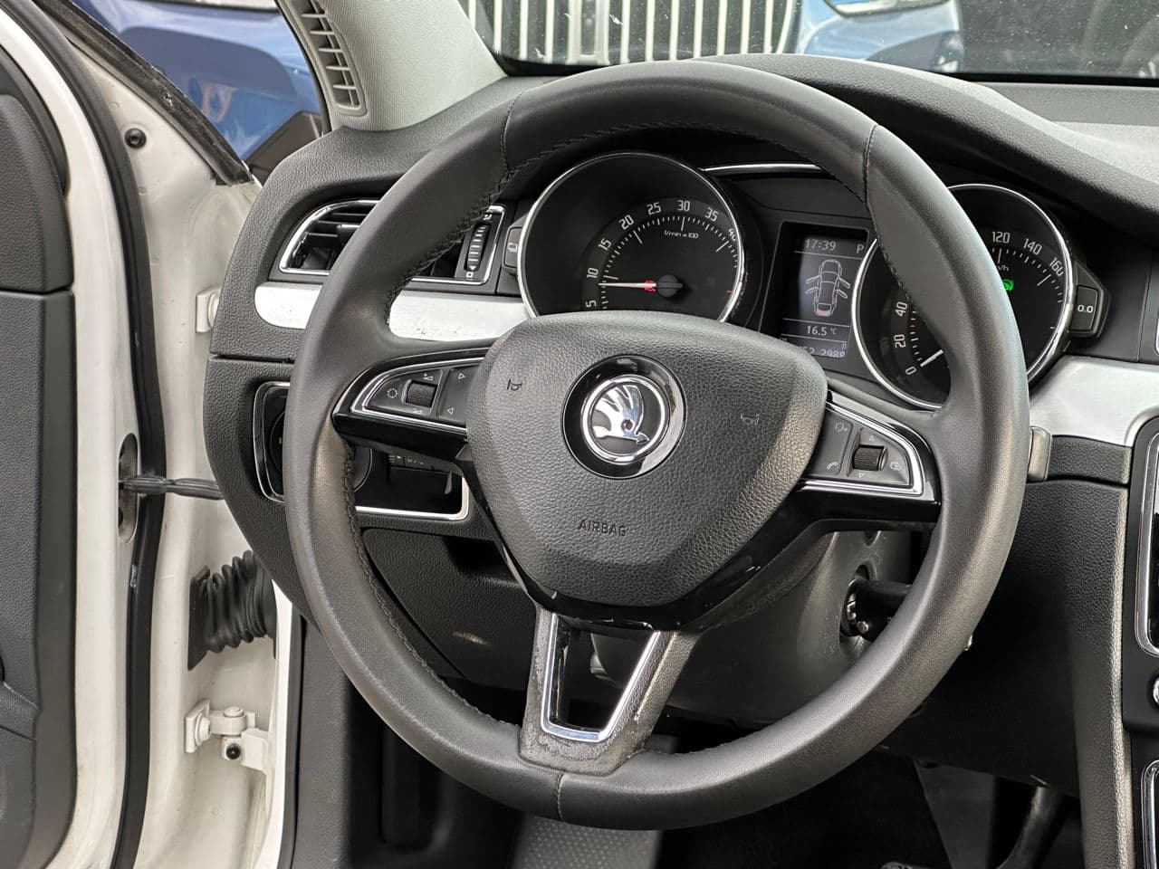 2014 Skoda Superb — Miniatură 7