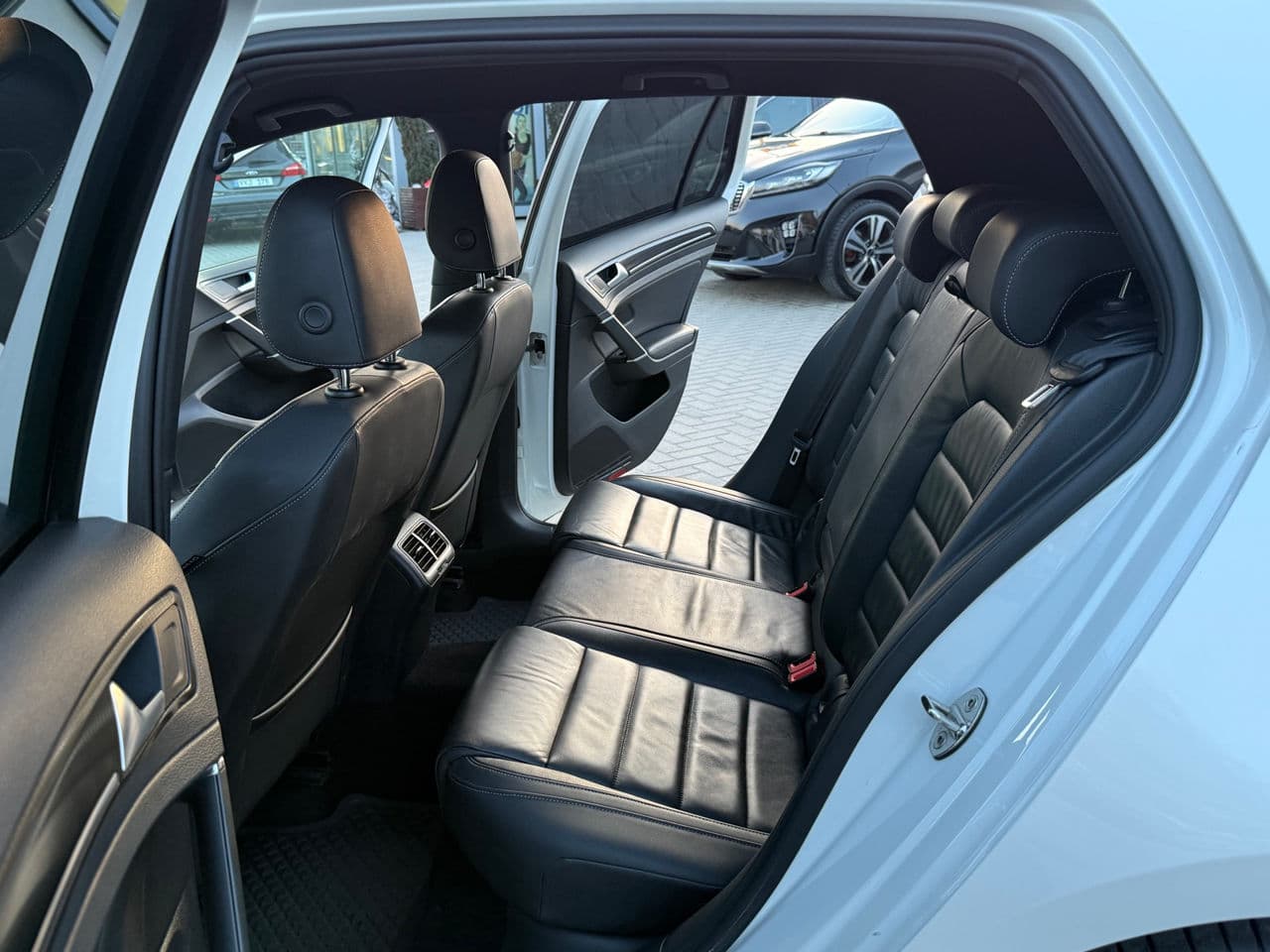 2014 Volkswagen Golf R — Miniatură 13