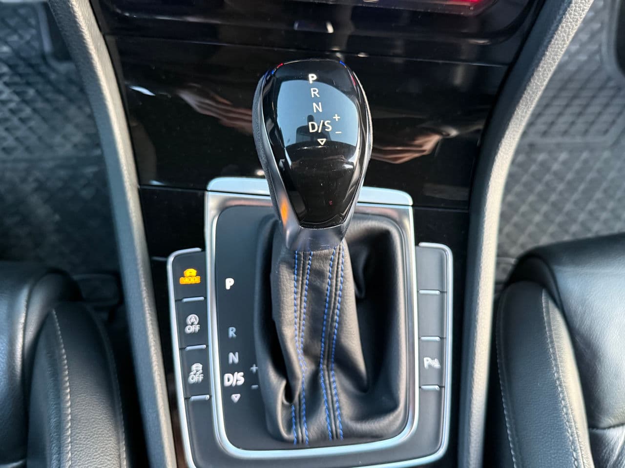 2014 Volkswagen Golf R — Miniatură 12