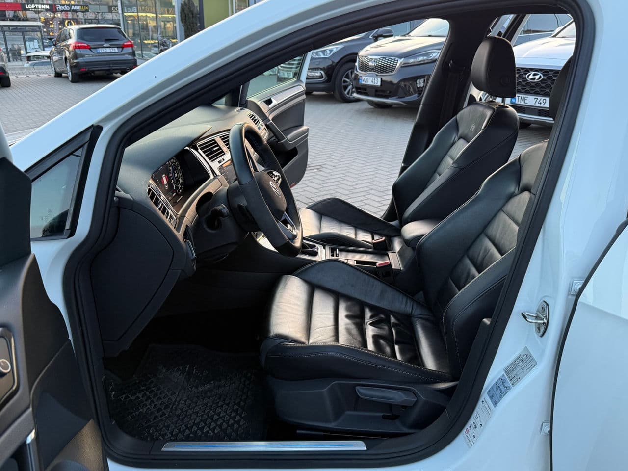2014 Volkswagen Golf R — Miniatură 5