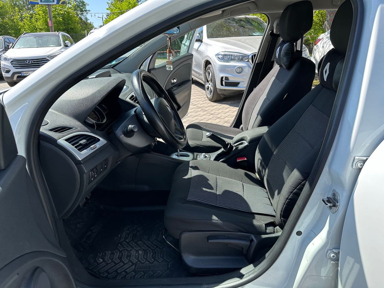 Renault Megane 2010 — Миниатюра 5