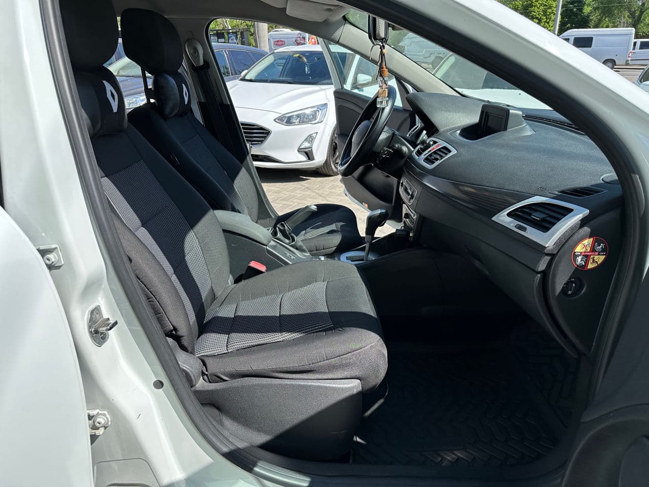 Renault Megane 2010 — Миниатюра 15