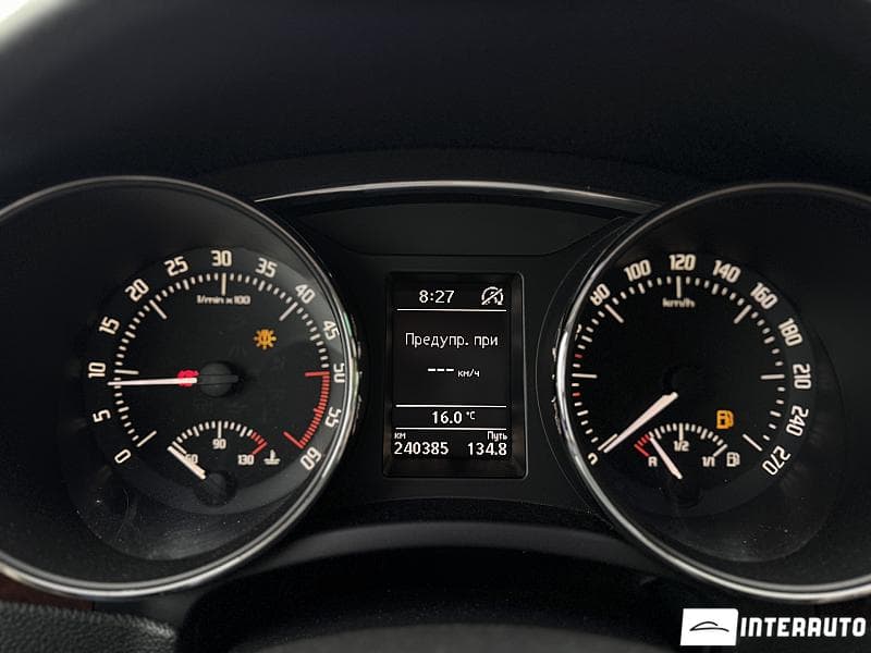 2014 Skoda Superb — Miniatură 12