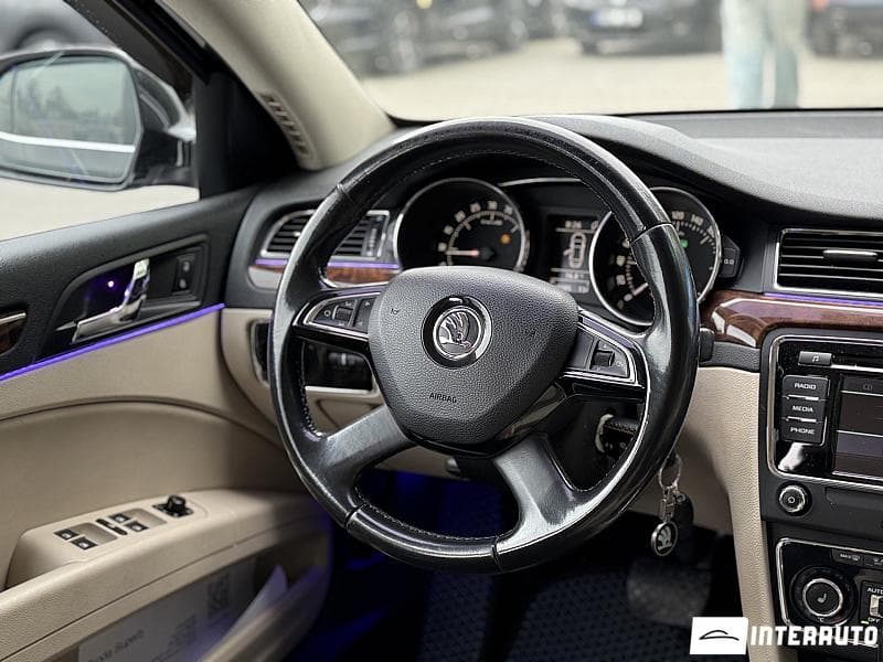 2014 Skoda Superb — Miniatură 11