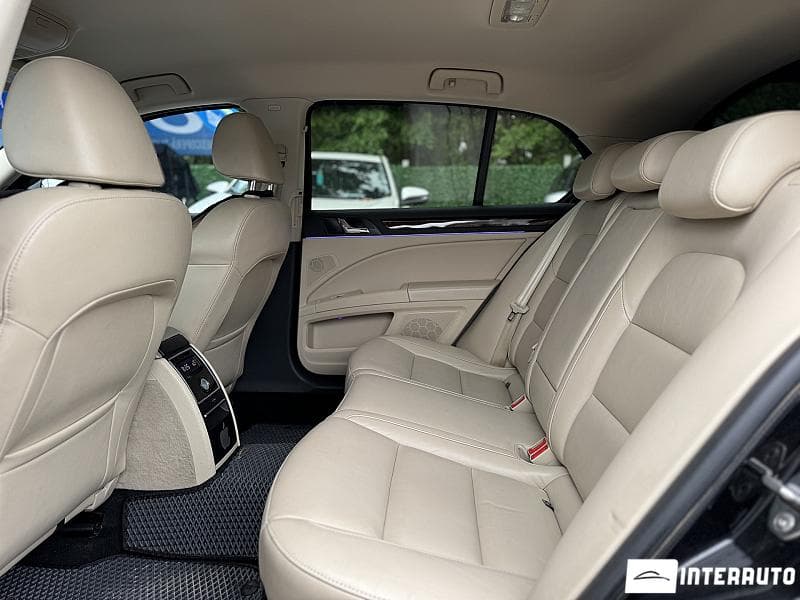 2014 Skoda Superb — Miniatură 17