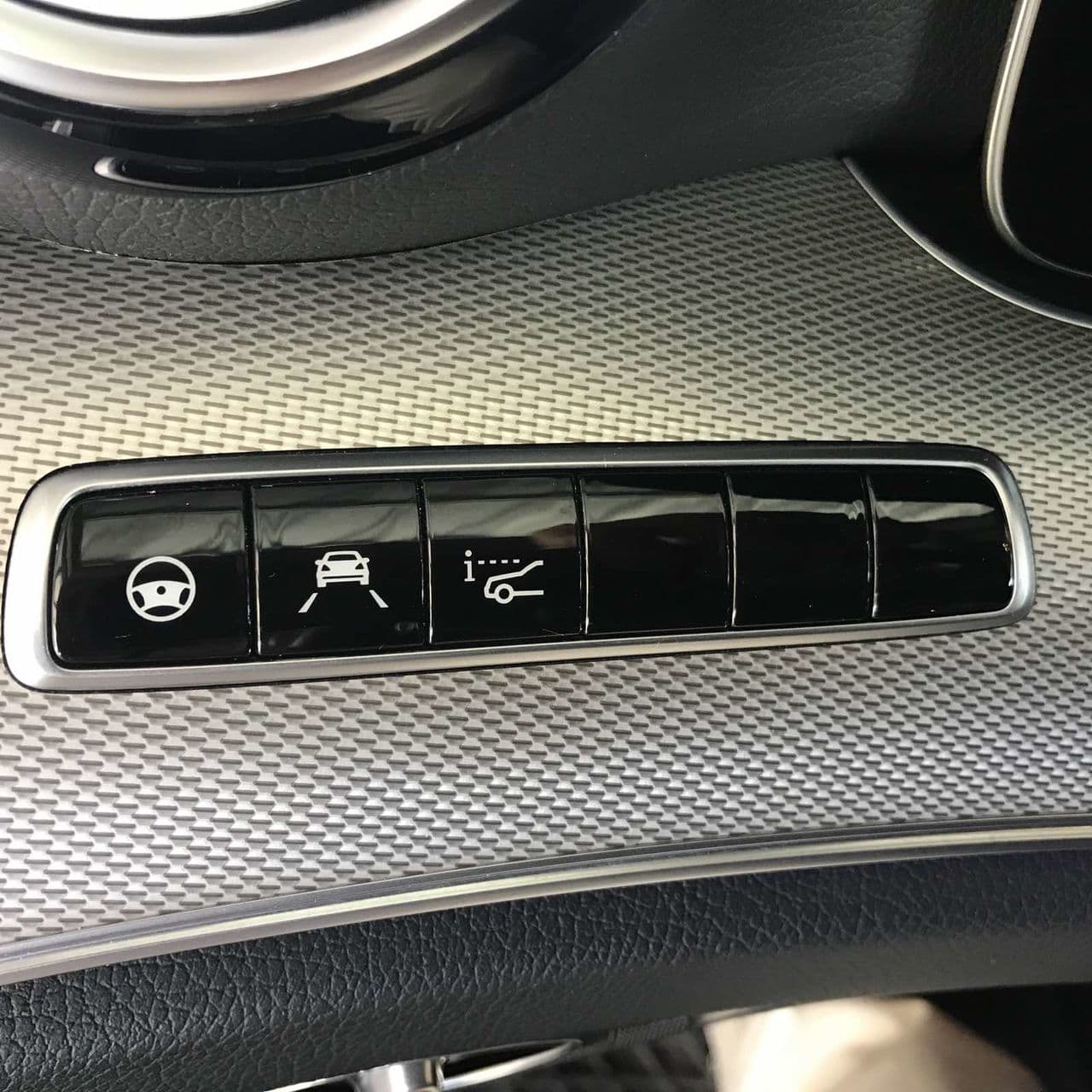 2016 Mercedes E 220 — Miniatură 14