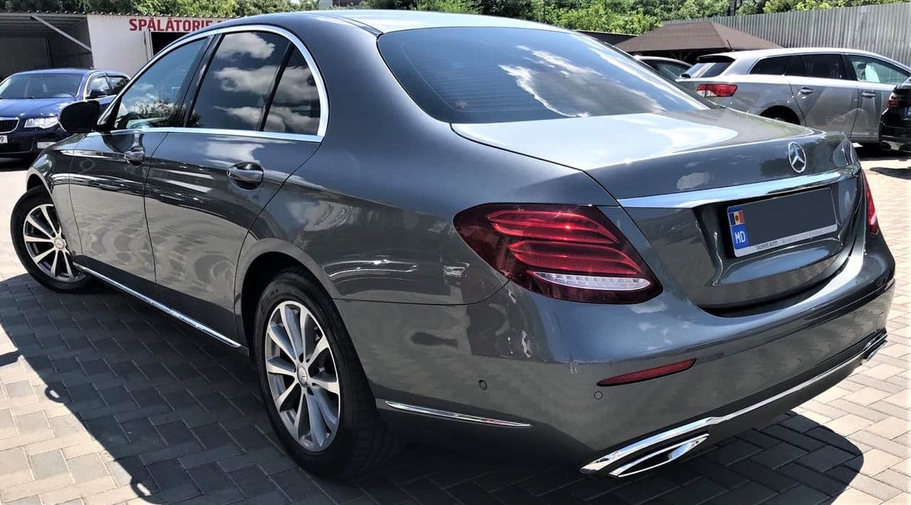 2016 Mercedes E 220 — Miniatură 4