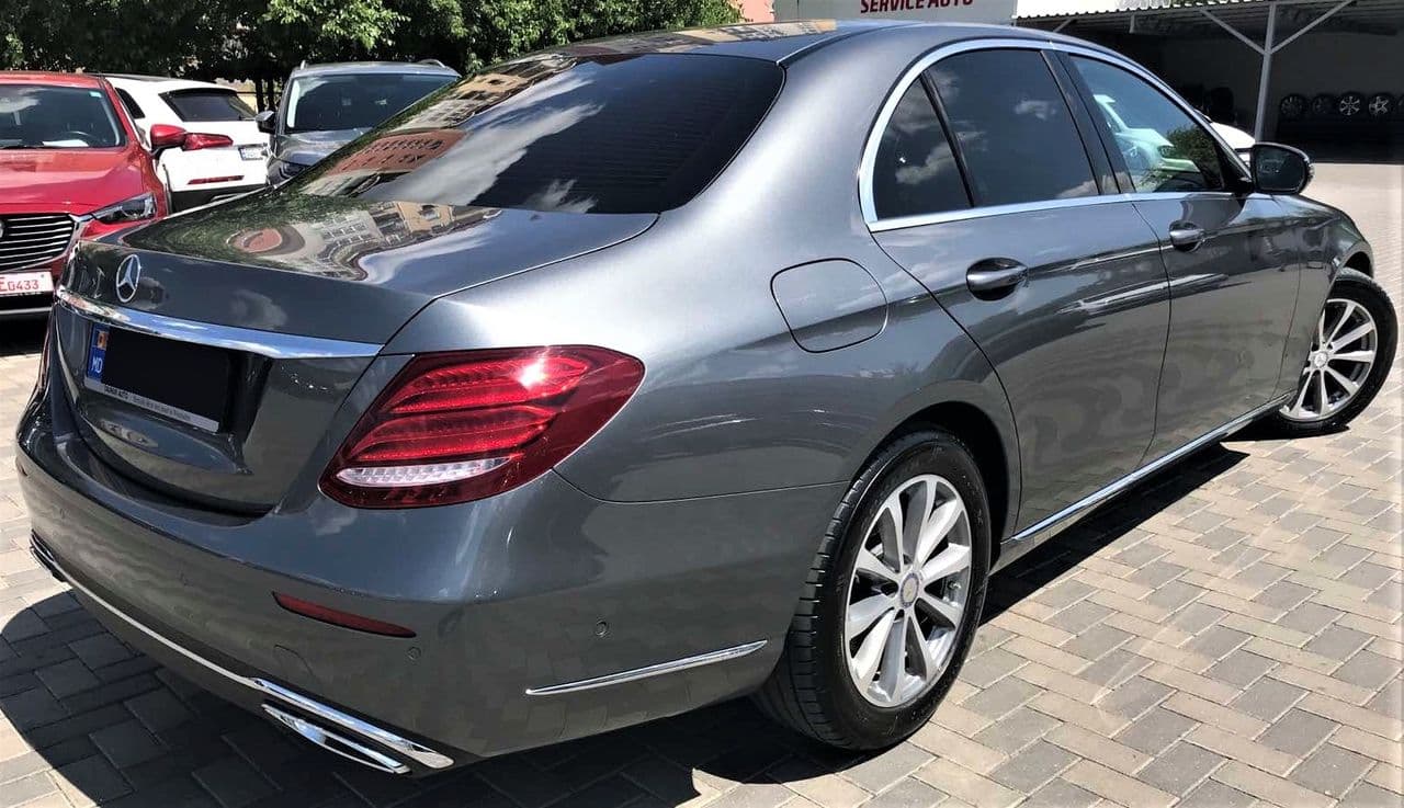 2016 Mercedes E 220 — Miniatură 3