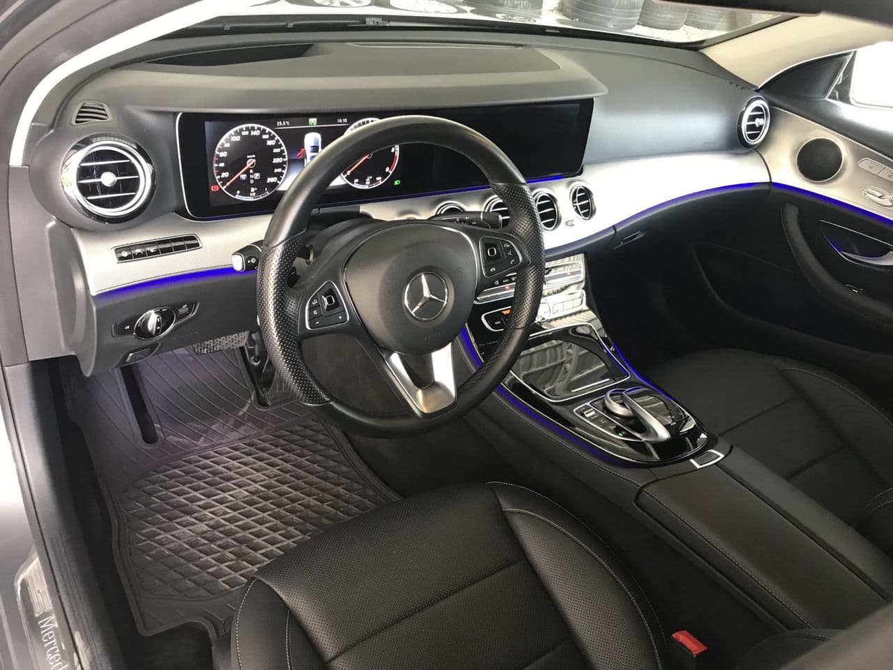 2016 Mercedes E 220 — Miniatură 7