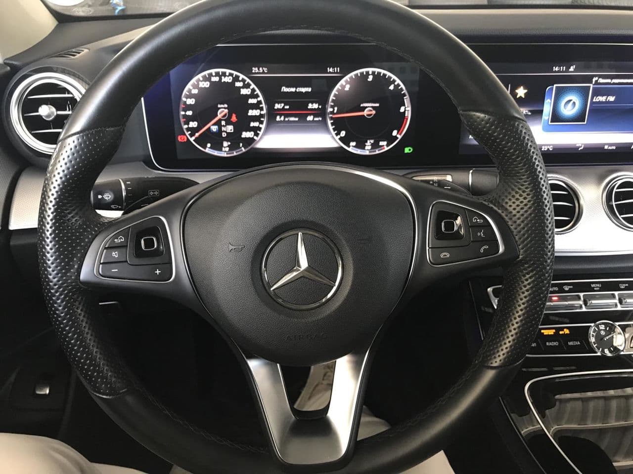 2016 Mercedes E 220 — Miniatură 9