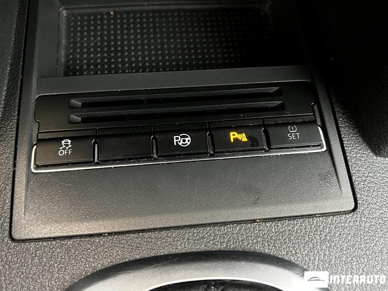 2013 Volkswagen Touran — Miniatură 9