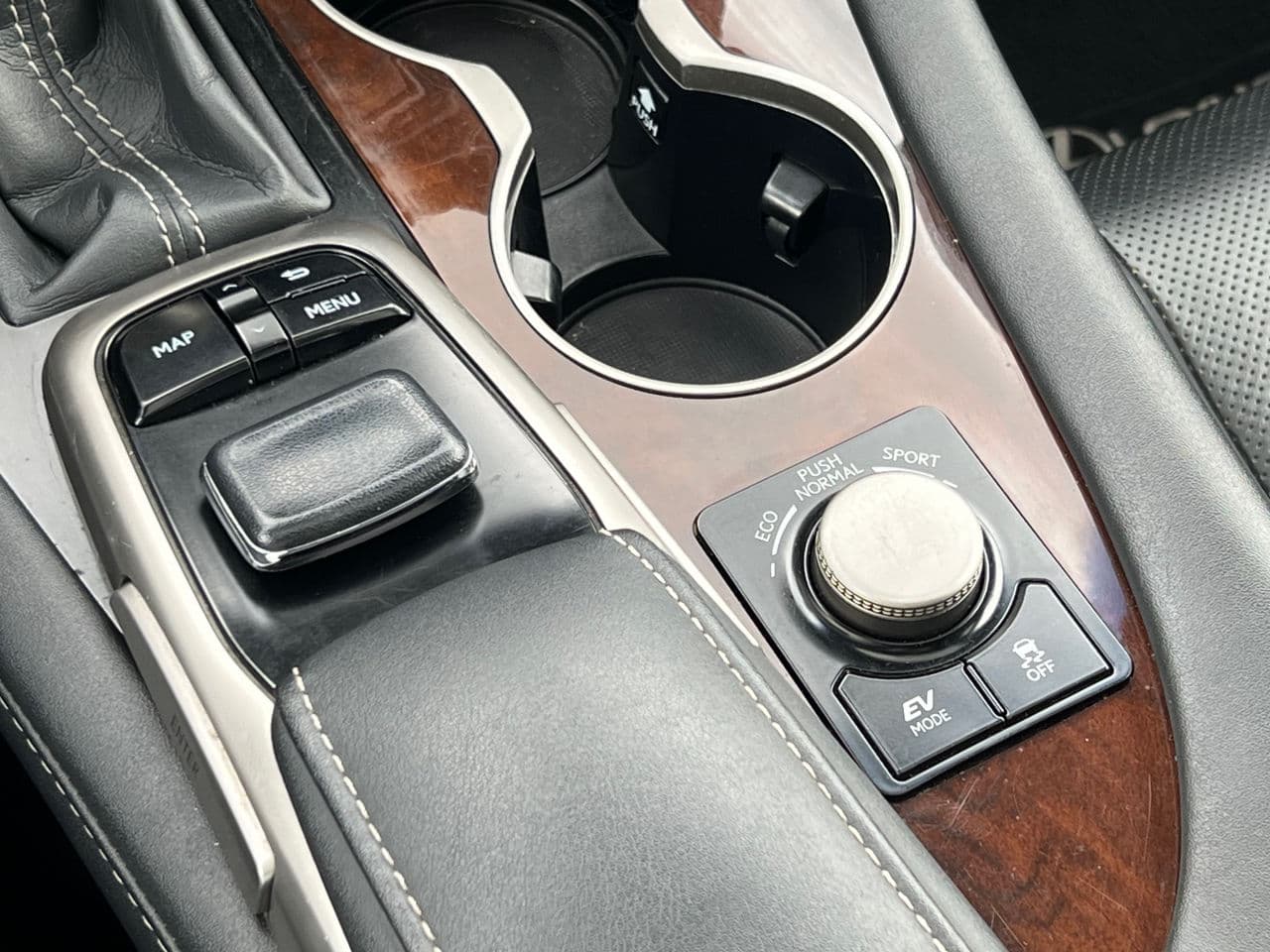 2016 Lexus RX 450h — Miniatură 13