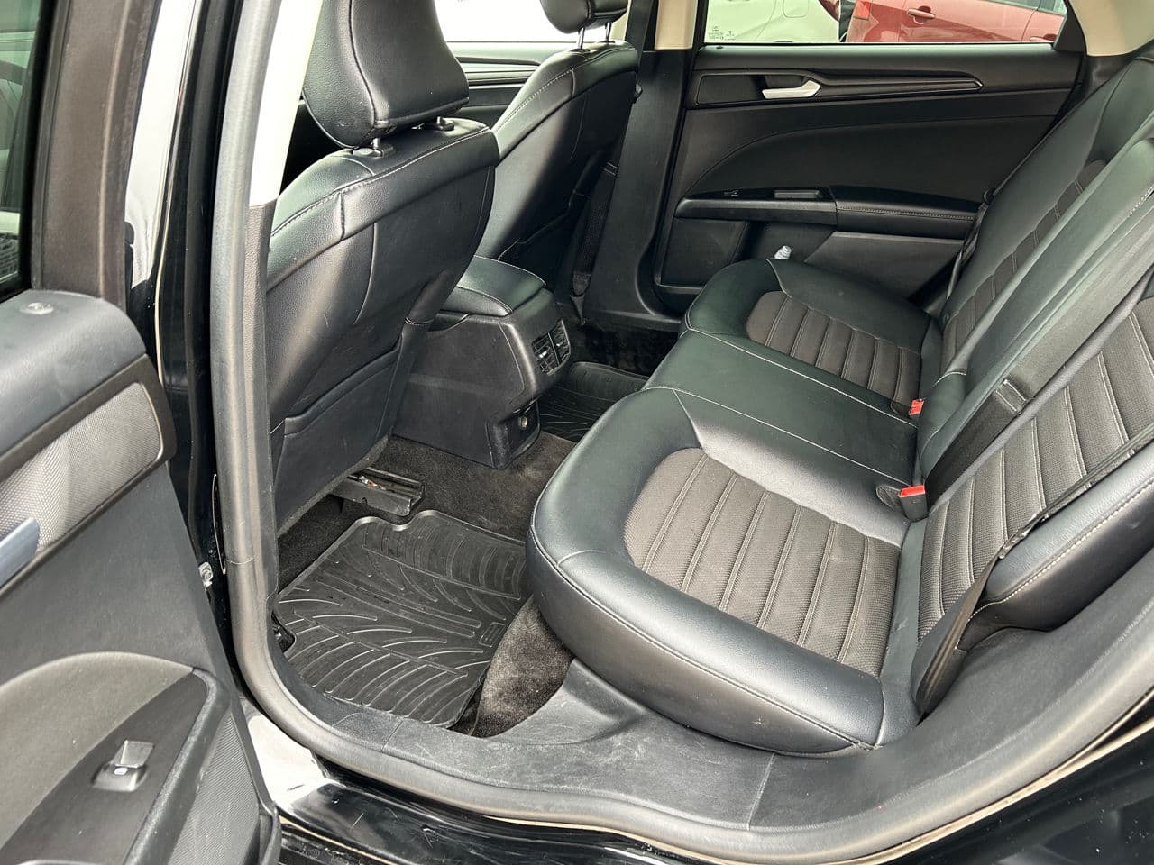 2017 Ford Fusion — Miniatură 14