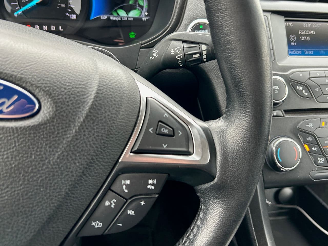 2017 Ford Fusion — Miniatură 10