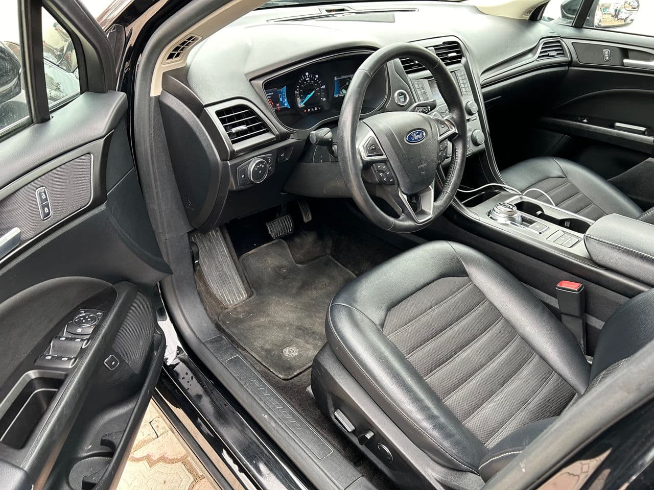 2017 Ford Fusion — Miniatură 5