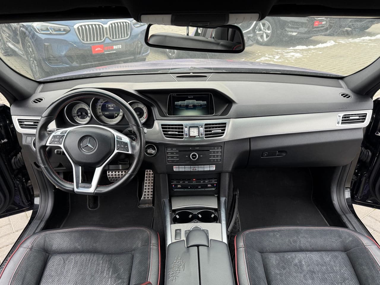 2016 Mercedes E 220 — Miniatură 6