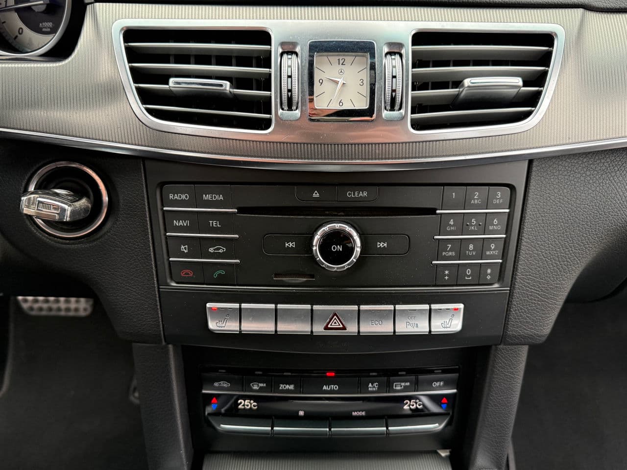 2016 Mercedes E 220 — Miniatură 11
