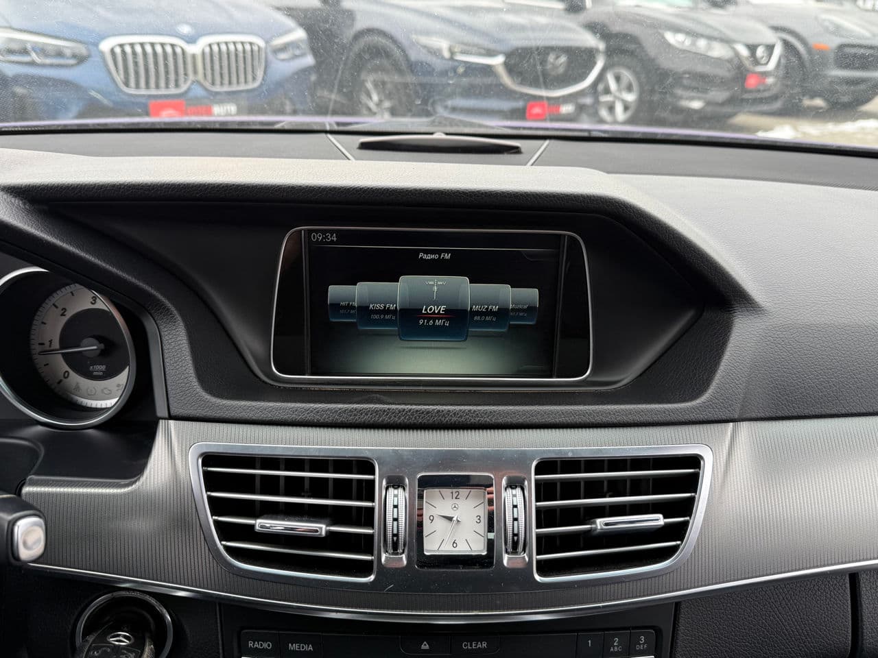 2016 Mercedes E 220 — Miniatură 9