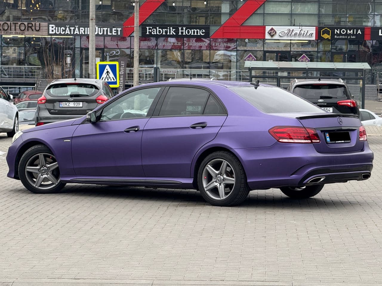 2016 Mercedes E 220 — Miniatură 4