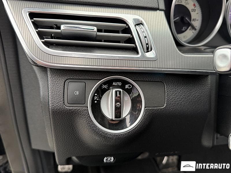 2016 Mercedes E 220 — Miniatură 19