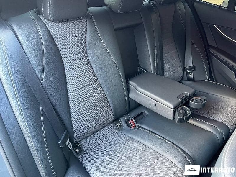 2020 Mercedes E 220 — Miniatură 22