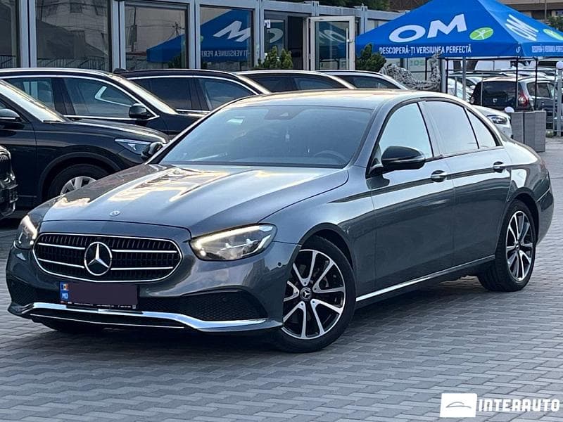 2020 Mercedes E 220 — Miniatură 3
