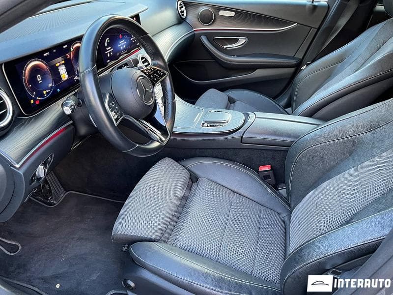 2020 Mercedes E 220 — Miniatură 6
