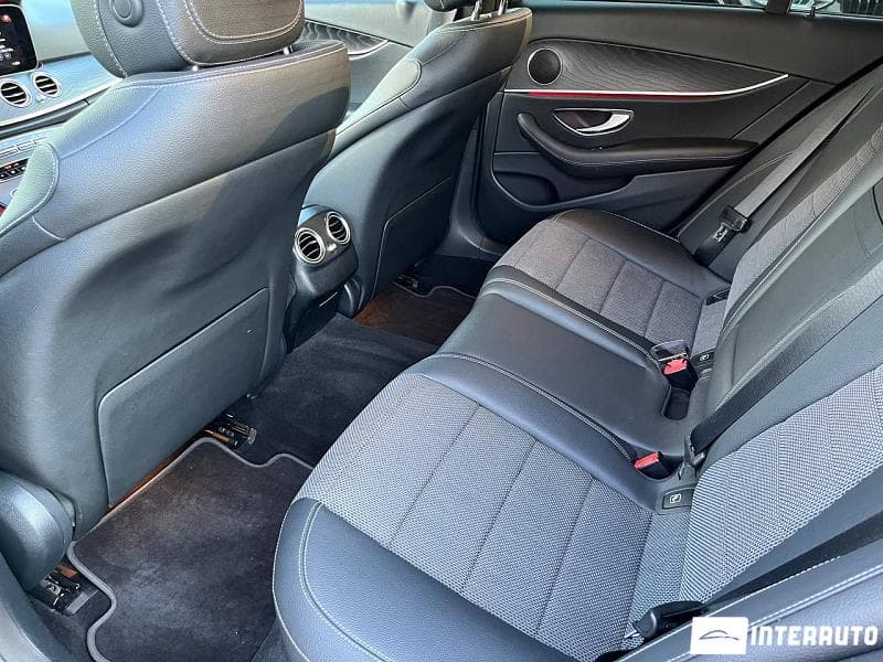 2020 Mercedes E 220 — Miniatură 21