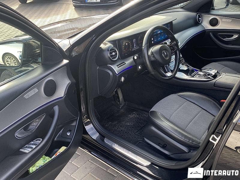 2016 Mercedes E 220 — Miniatură 8
