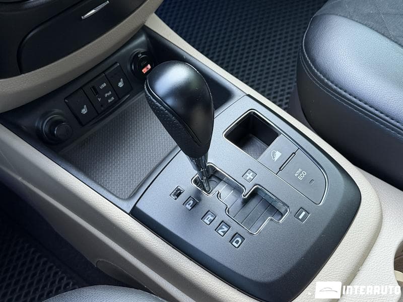 2011 Hyundai Santa Fe — Miniatură 13