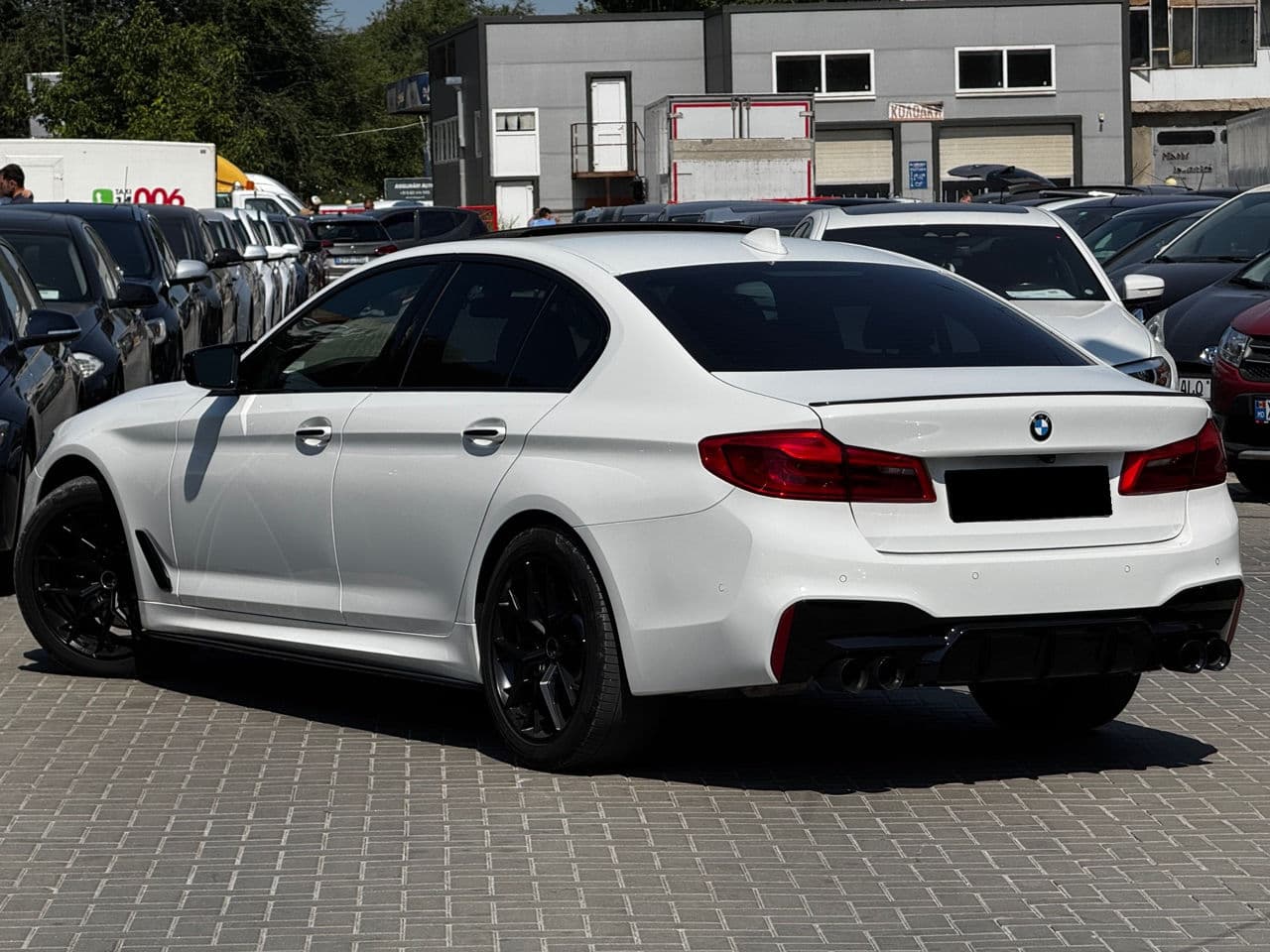 2017 BMW 530 — Miniatură 2