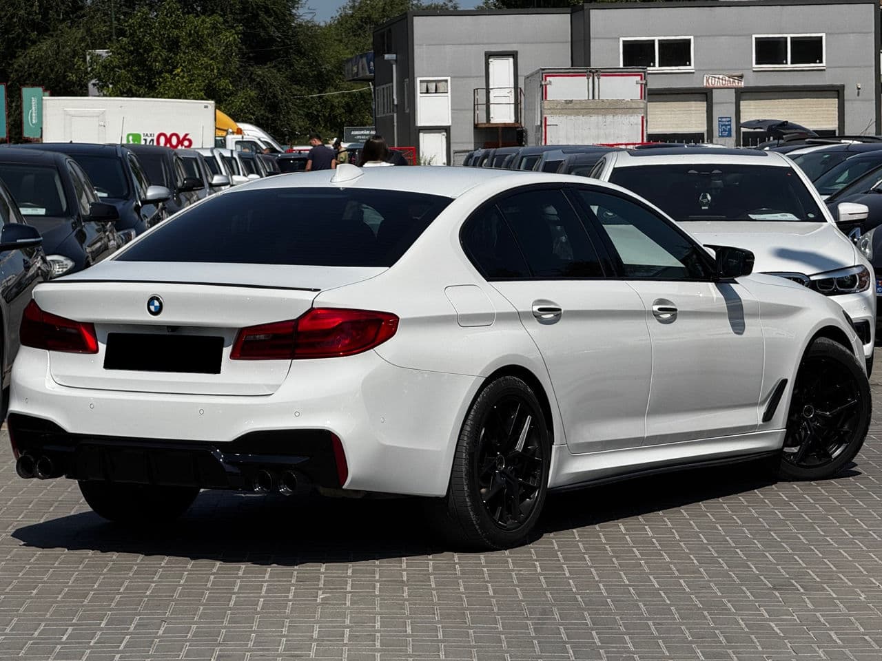 2017 BMW 530 — Miniatură 4