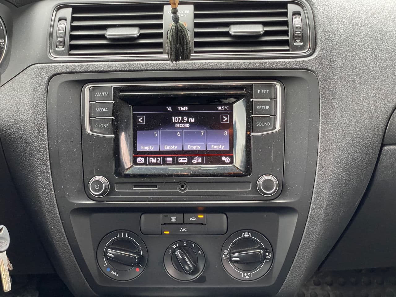 Volkswagen Jetta 2016 — Миниатюра 12