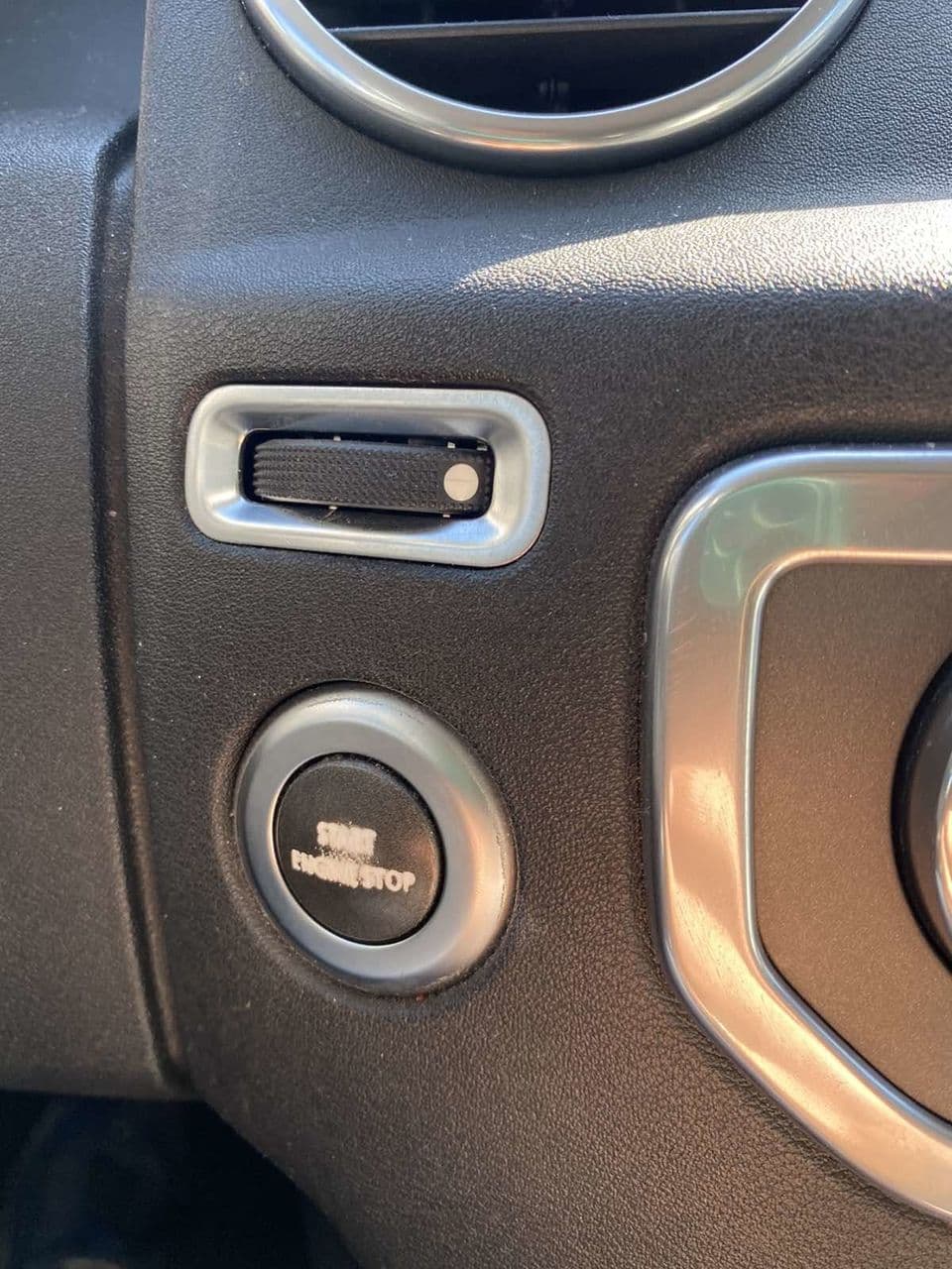 2011 Land Rover Discovery — Miniatură 13