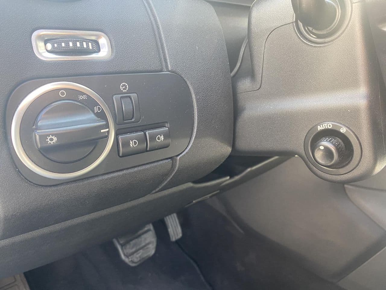 2011 Land Rover Discovery — Miniatură 18