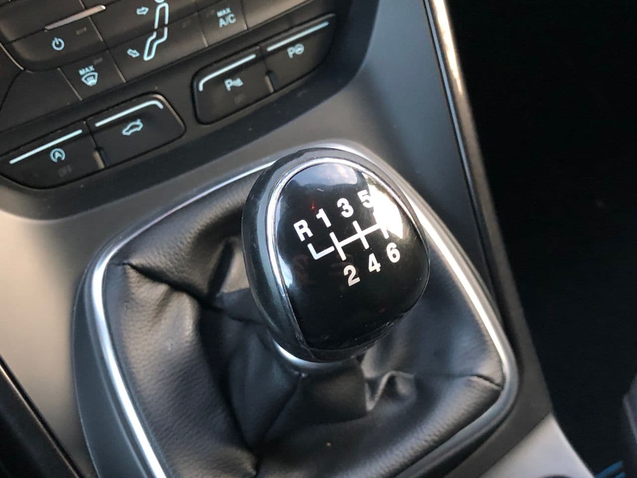 2015 Ford C-MAX — Miniatură 15
