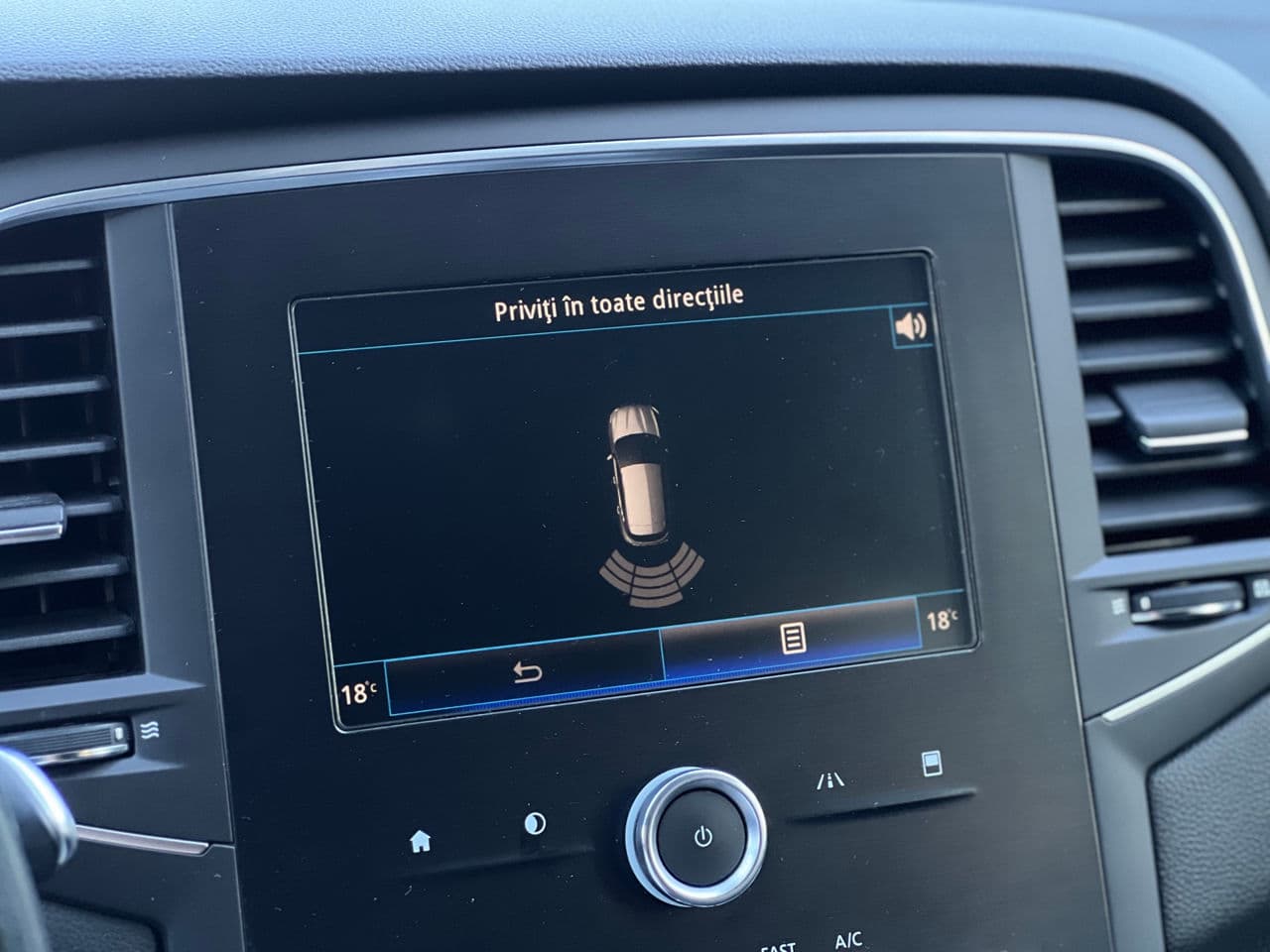 2016 Renault Megane — Miniatură 10