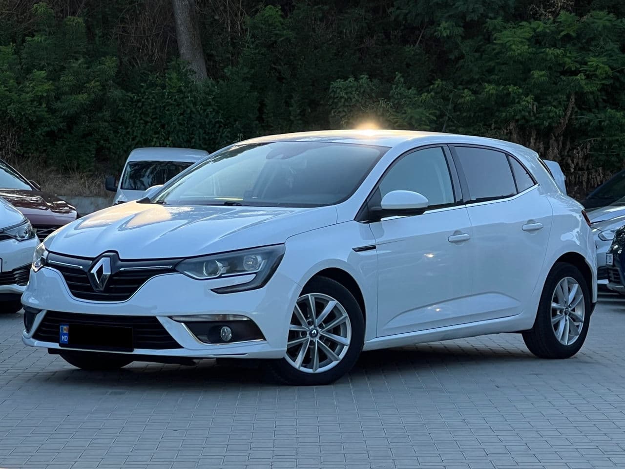 2016 Renault Megane — Miniatură 2