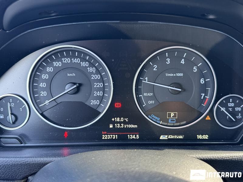 BMW 330E 2016 — Миниатюра 9