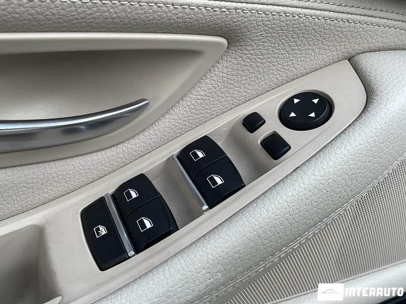 2016 BMW 520 — Miniatură 10